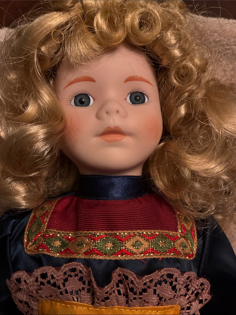 Vintage-Style Gigi American Dreams Porcelain Musical Doll 1992. 16”